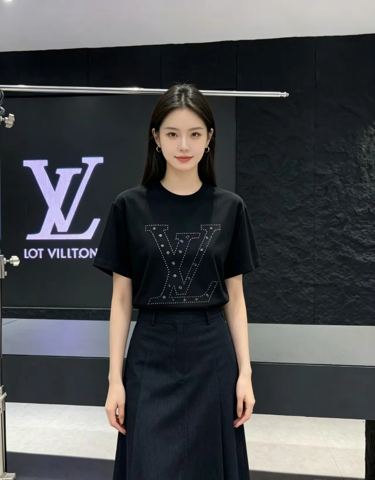 Louis Vuitton/ logo